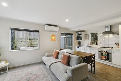 Photo of property in 16u3 Black Rock Road, Newlands, Wellington, 6037