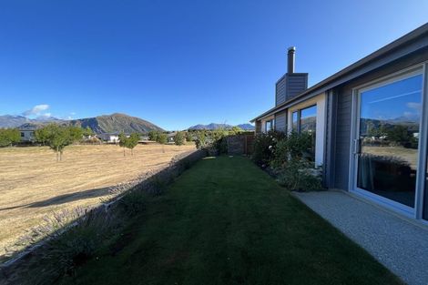 Photo of property in 3 Edgewood Place, Wanaka, 9305