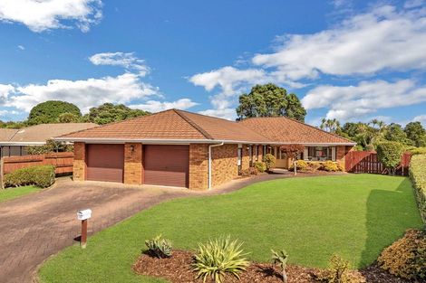 Photo of property in 16 Westholm Way, Pahurehure, Papakura, 2113