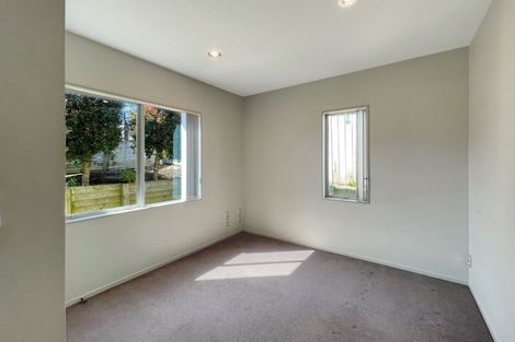 Photo of property in 8 Mana Lane, Pinehill, Auckland, 0632