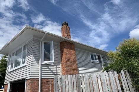 Photo of property in 9 Lex Avenue, Green Bay, Auckland, 0604