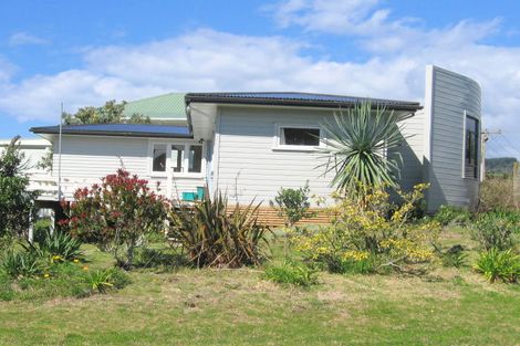 Photo of property in 801a Ocean Road, Whangamata, 3620