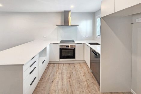 Photo of property in 5 Bathurst Street, Silverstream, Upper Hutt, 5019