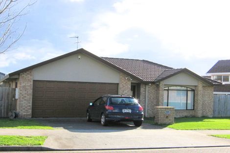 Photo of property in 17 Newinn Crescent, East Tamaki Heights, Auckland, 2016