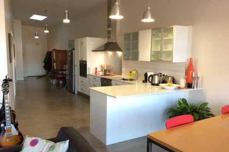 Photo of property in 25u2 Home Street, Mount Victoria, Wellington, 6011