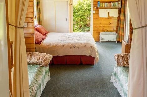 Photo of property in 46 Bayview Crescent, Duvauchelle, 7581