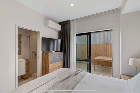 Photo of property in 6 Parenga Lane, Kumeu, 0810