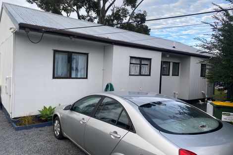Photo of property in 9 Ingleby Place, Kelston, Auckland, 0602