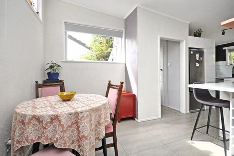 Photo of property in 14 Konini Road, Titirangi, Auckland, 0604