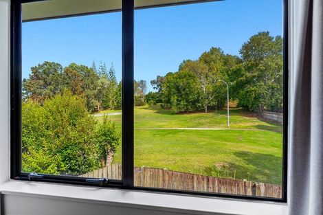 Photo of property in 2/13 Heather Place, Sunnynook, Auckland, 0620