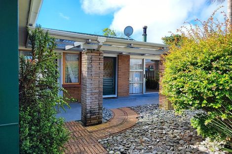 Photo of property in 55 Walworth Avenue, Pakuranga Heights, Auckland, 2010