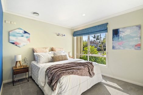 Photo of property in 16 Oakway Drive, Schnapper Rock, Auckland, 0632