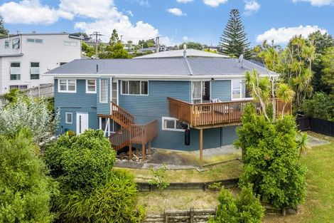 Photo of property in 1/19 Limmer Place, Browns Bay, Auckland, 0632