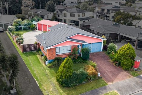 Photo of property in 134 Everglade Drive, Totara Heights, Auckland, 2105