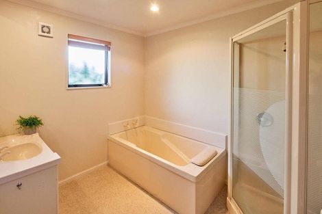 Photo of property in 14 Musket Lane, Whitby, Porirua, 5024