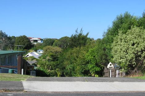 Photo of property in 2/22 Sealy Road, Torbay, Auckland, 0630