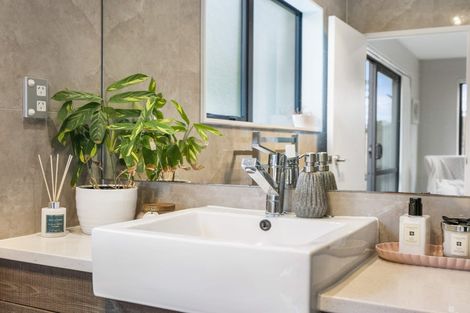 Photo of property in 31 Aldon Lane, The Gardens, Auckland, 2105