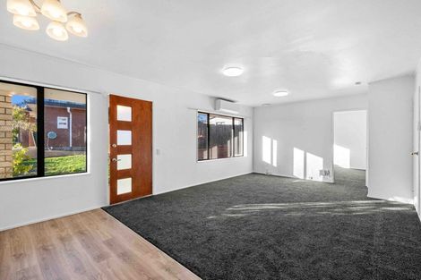 Photo of property in 2/19 Wai Iti Place, Clendon Park, Auckland, 2103
