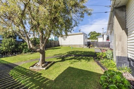 Photo of property in 78 Taylor Terrace, Tawa, Wellington, 5028