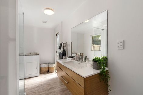 Photo of property in 41 Pohutukawa Avenue, Red Beach, 0932