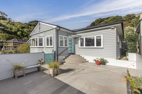 Photo of property in 19 Cavendish Square, Strathmore Park, Wellington, 6022