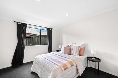 Photo of property in 99 Saint James Drive, Huntington, Hamilton, 3210