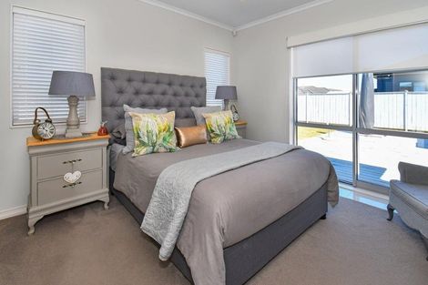 Photo of property in 8 Brumbie Way, Karaka, Papakura, 2113