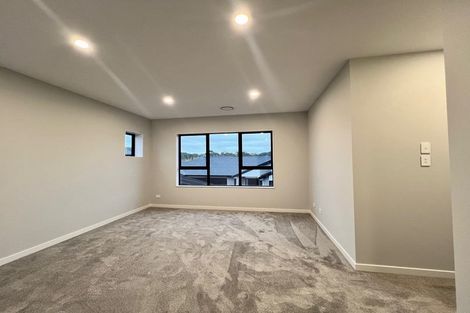 Photo of property in 16 Kiokio Place, Swanson, Auckland, 0614