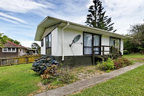 Photo of property in 29 Stottholm Road, Titirangi, Auckland, 0604