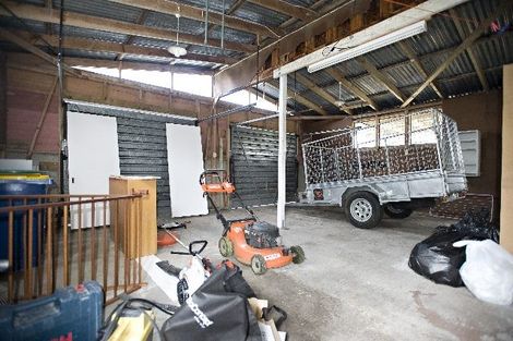 Photo of property in 21 Chorley Avenue, Massey, Auckland, 0614