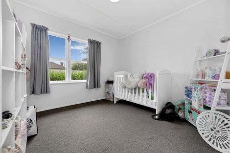 Photo of property in 15 Kerry Place, Papakura, 2110