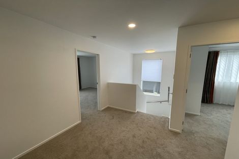 Photo of property in 17 Paparahi Place, Wainui, 0992