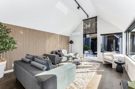 Photo of property in 28 Hay Street, Oriental Bay, Wellington, 6011