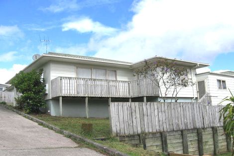 Photo of property in 2/55 Sungrove Rise, Sunnyvale, Auckland, 0612
