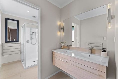 Photo of property in 230 Harbourside Drive, Karaka, Papakura, 2113
