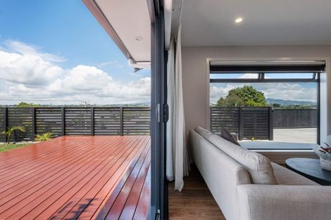 Photo of property in 40 Barrett Road, Whalers Gate, New Plymouth, 4310