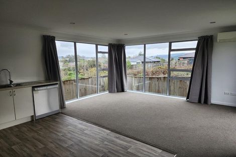 Photo of property in 90 Sunstone Crescent, Timberlea, Upper Hutt, 5018