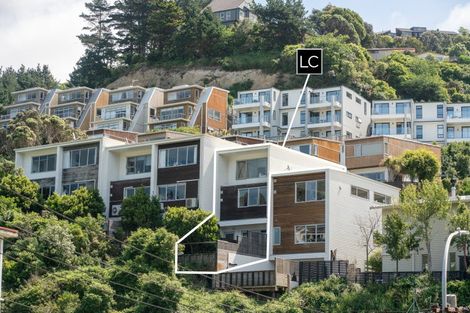 Photo of property in 11 Tiketike Way, Brooklyn, Wellington, 6021