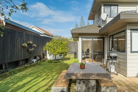 Photo of property in 1/8 Mandica Place, Sunnynook, Auckland, 0632