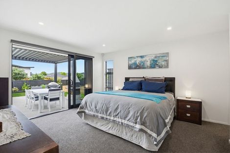 Photo of property in 10 Topping Place, Whitianga, 3510