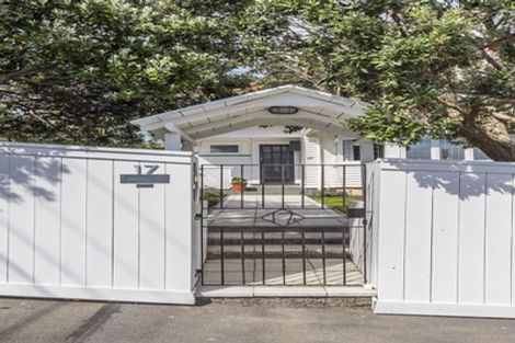 Photo of property in 17 Tamar Street, Island Bay, Wellington, 6023