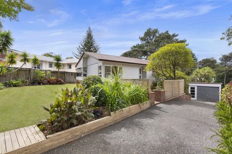 Photo of property in 15 Cunliffe Place, Glenfield, Auckland, 0629