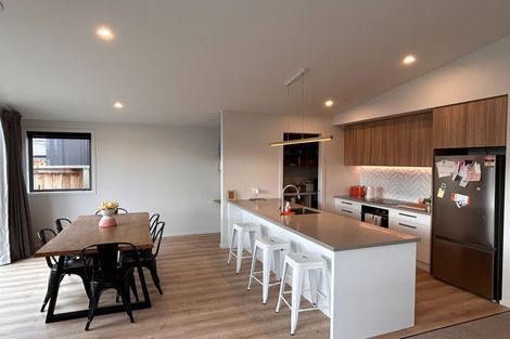 Photo of property in 10 Corriedale Road, Jacks Point, 9371