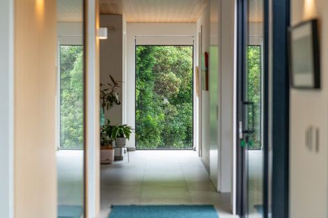 Photo of property in 17 Kim Street, Khandallah, Wellington, 6035