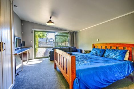 Photo of property in 33 Resthill Crescent, Glenview, Hamilton, 3206