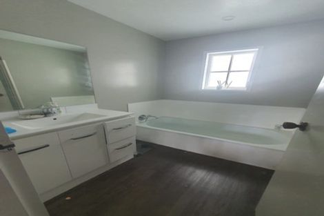 Photo of property in 10 Blueberry Grove, Timberlea, Upper Hutt, 5018