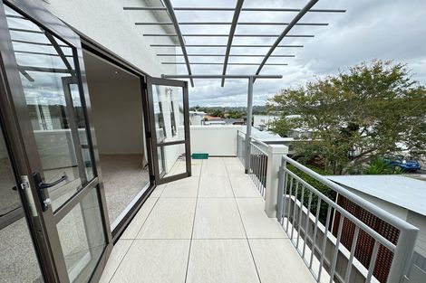Photo of property in The Grange, 20/92 Bush Road, Albany, Auckland, 0632