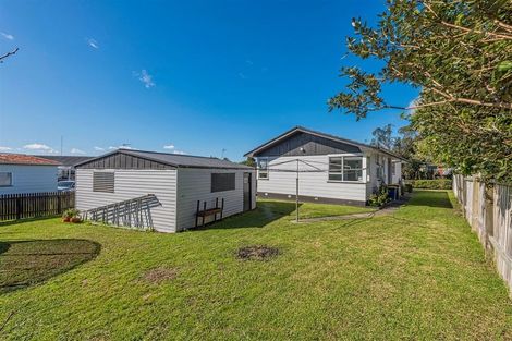 Photo of property in 4 Pipitea Place, Massey, Auckland, 0614