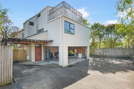 Photo of property in 3a Woodside Avenue, Northcote, Auckland, 0627