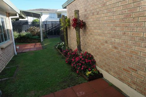 Photo of property in 1/70 Uxbridge Road, Mellons Bay, Auckland, 2014